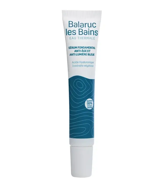 Le secret de Balaruc-les-Bains pour une peau visiblement plus jeune : notre Sérum Fondamental à l'acide hyaluronique.